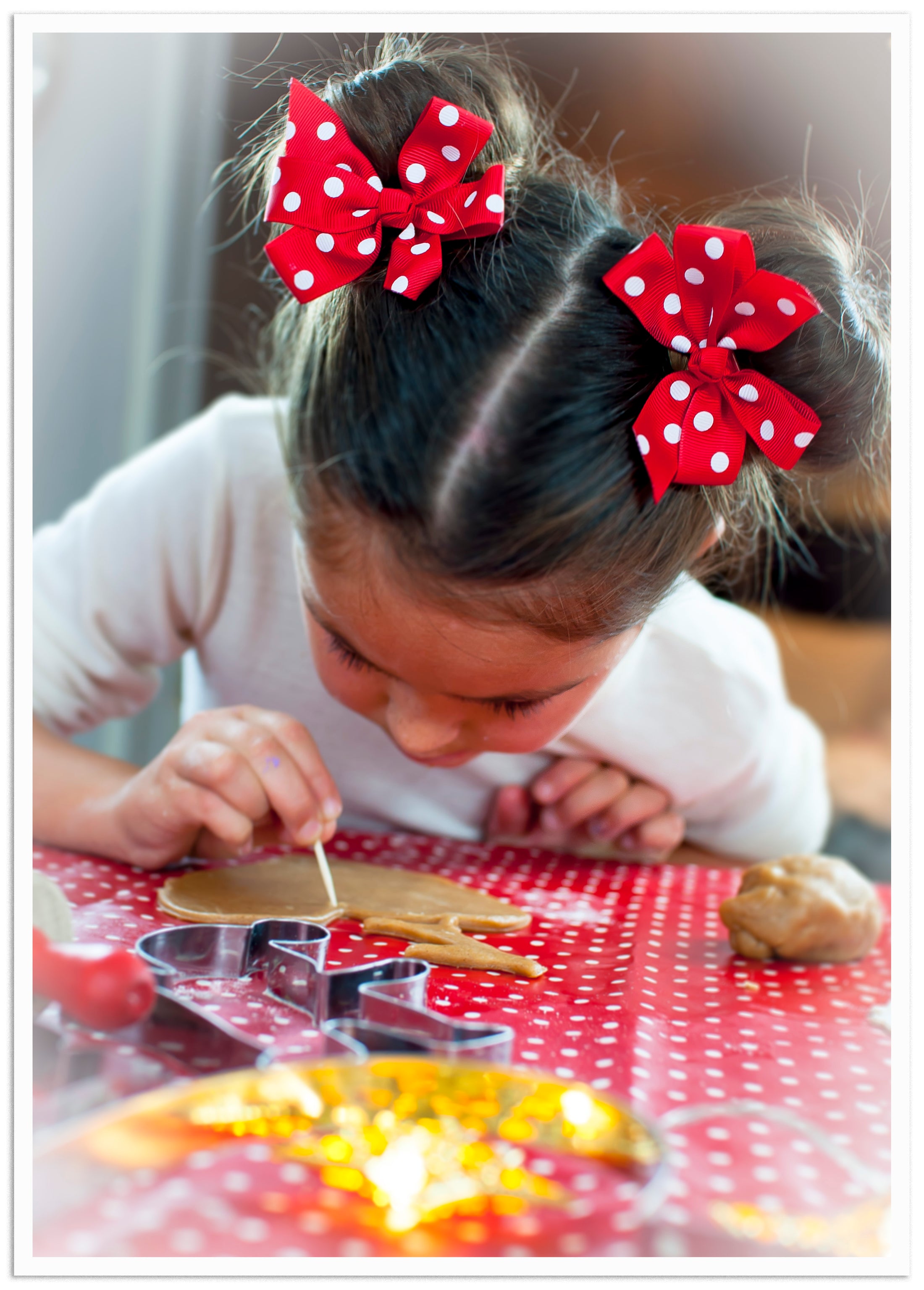 Spenne med prikkete sløyfe