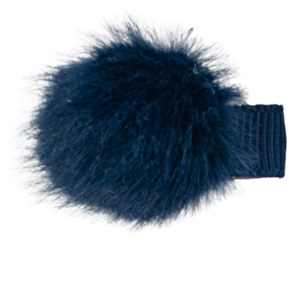 Hårspenne med baby `pels` pom pom